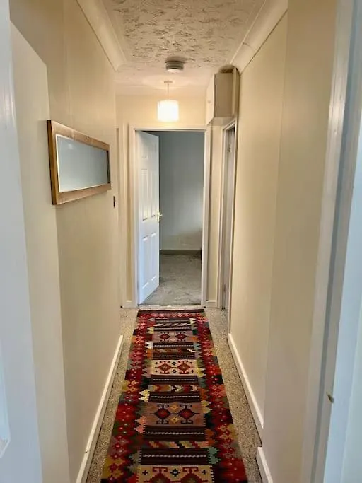 Spacious 2-Bedroom Ground Floor Flat With Free Parking Cambridge 0*,  Großbritannien