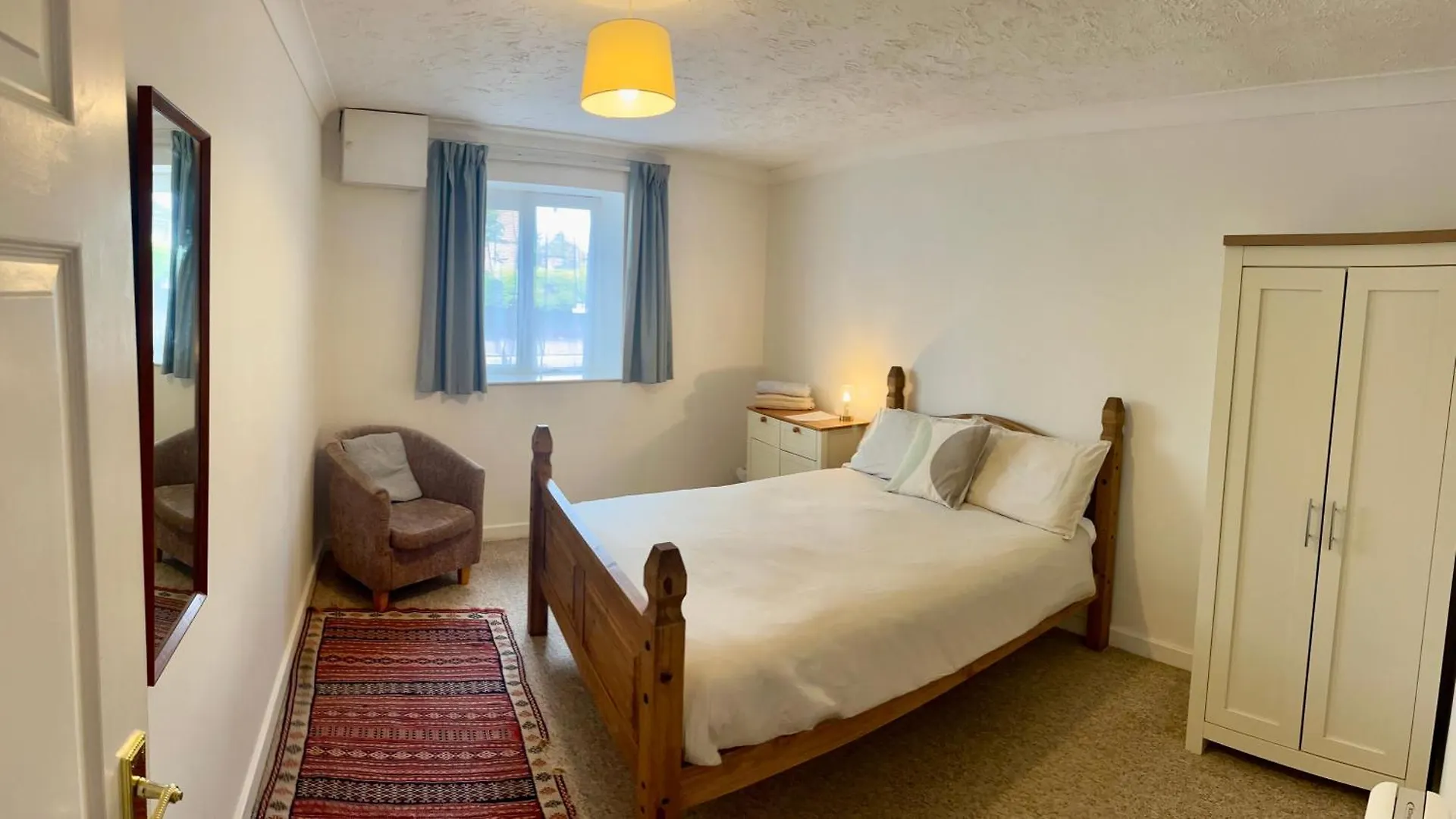 Spacious 2-Bedroom Ground Floor Flat With Free Parking Cambridge 0*,